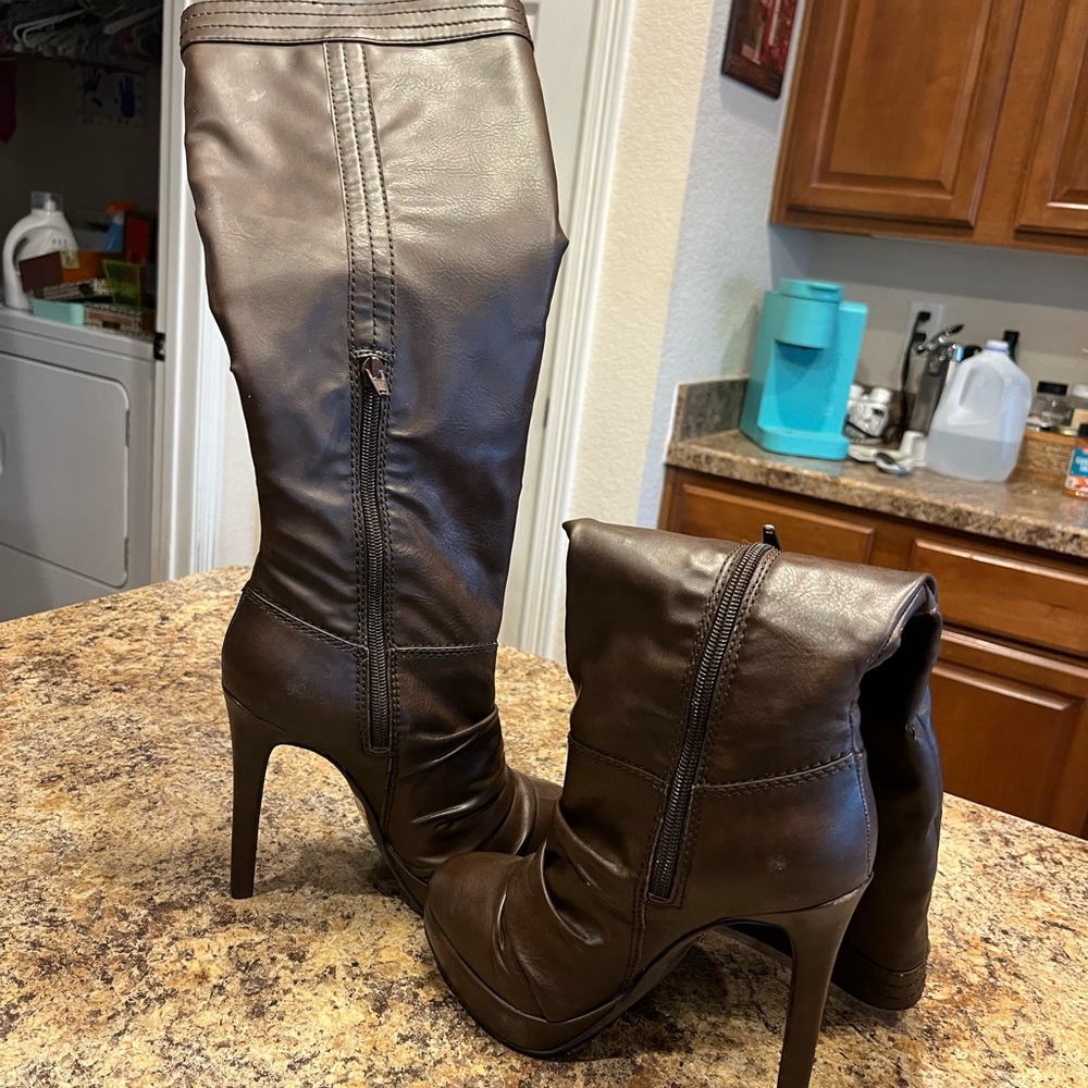 Jessica Simpson brown tall boots 6M
